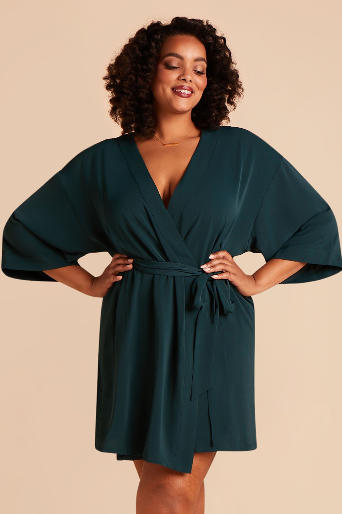 Minimalist Bridesmaid Robe in Emerald | Karen Robe
