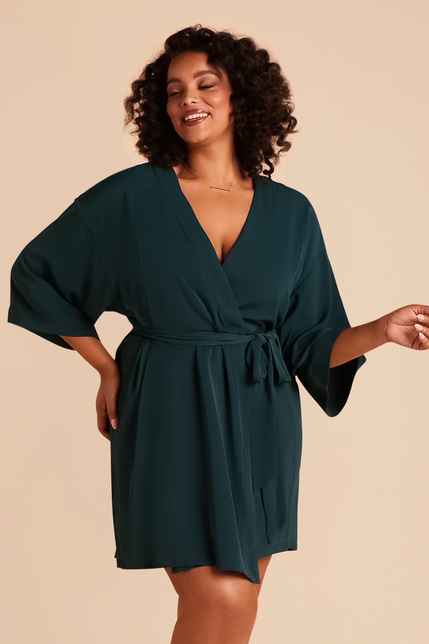 Minimalist Bridesmaid Robe in Emerald | Karen Robe