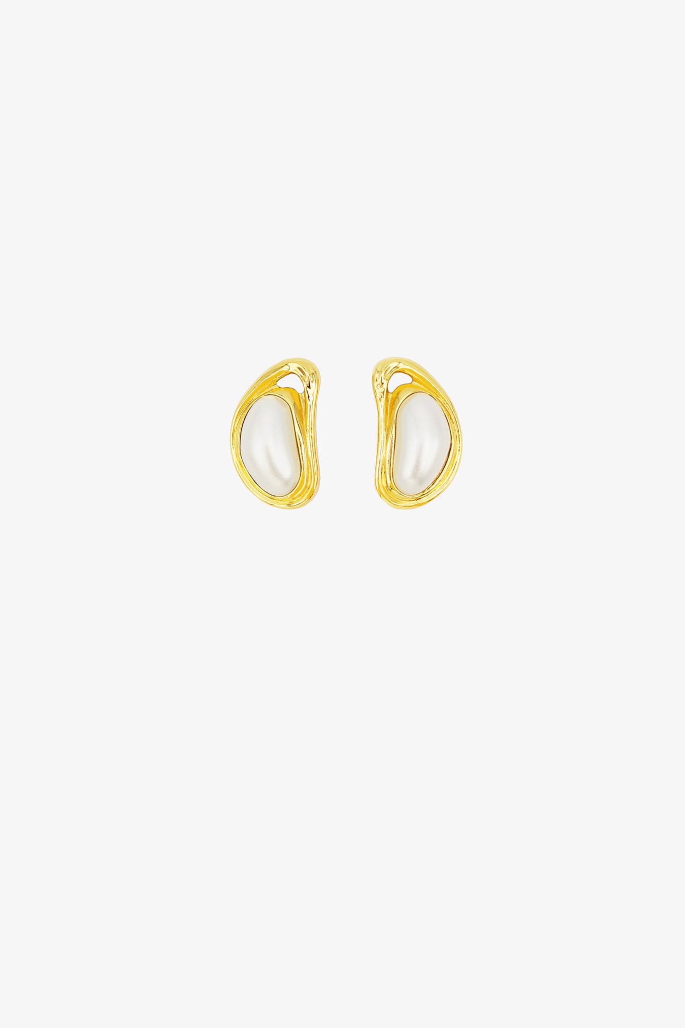 Gold Pearl Earrings with Organic Frame | Valia by Petit Moments